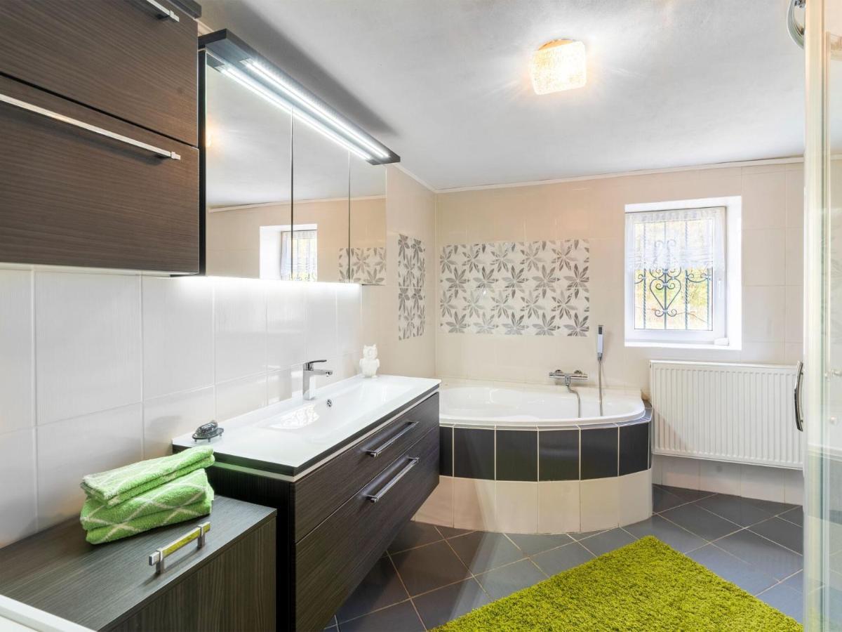 Country Cottage With Sauna And Bubble Bath Kraslice Bagian luar foto